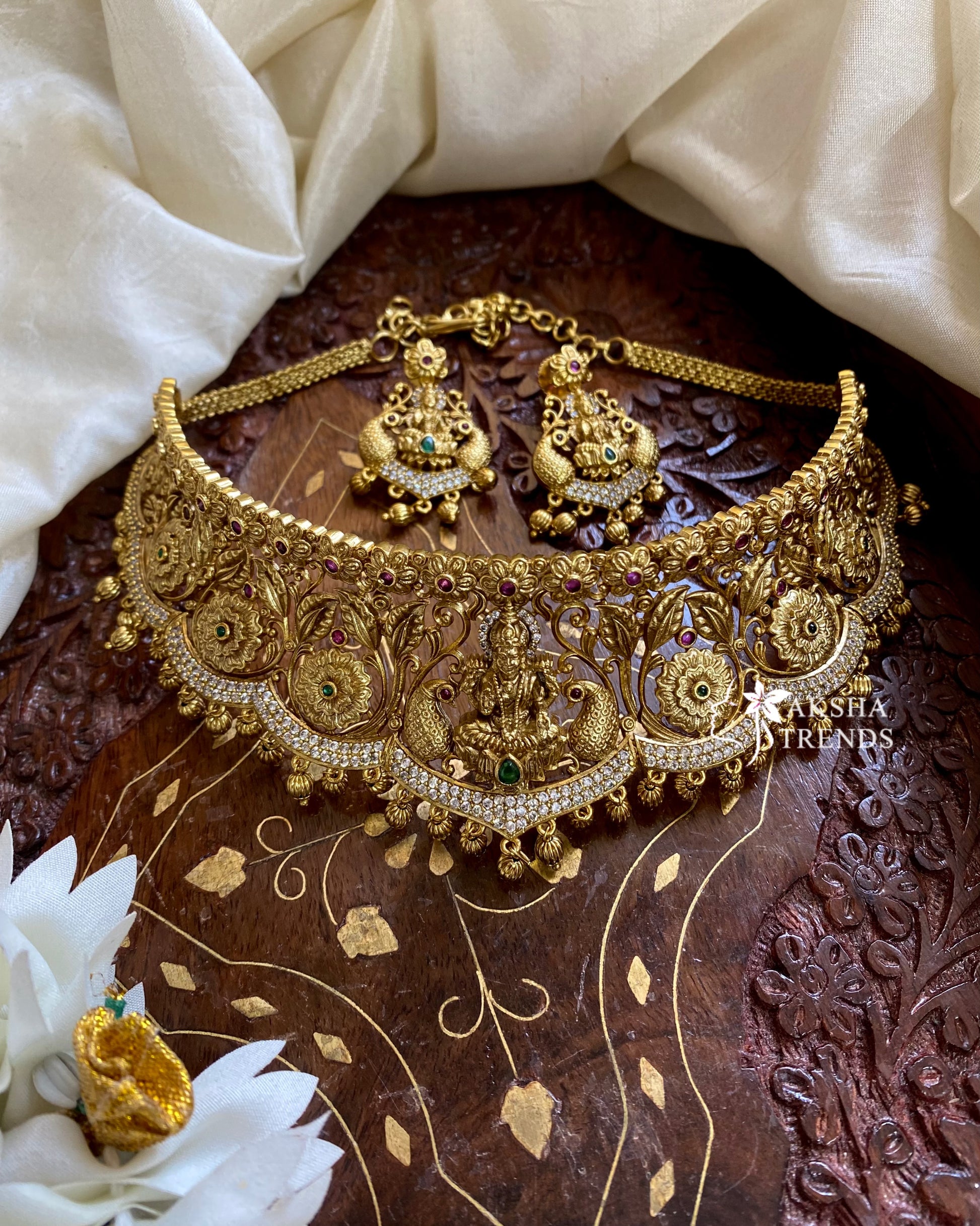 Akshaya Golden bridal choker Aksha Trends