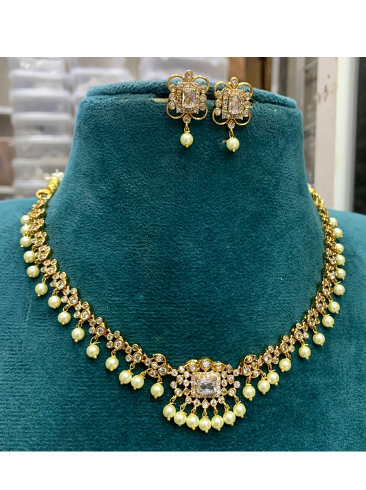 Diamond pearl necklace Aksha Trends