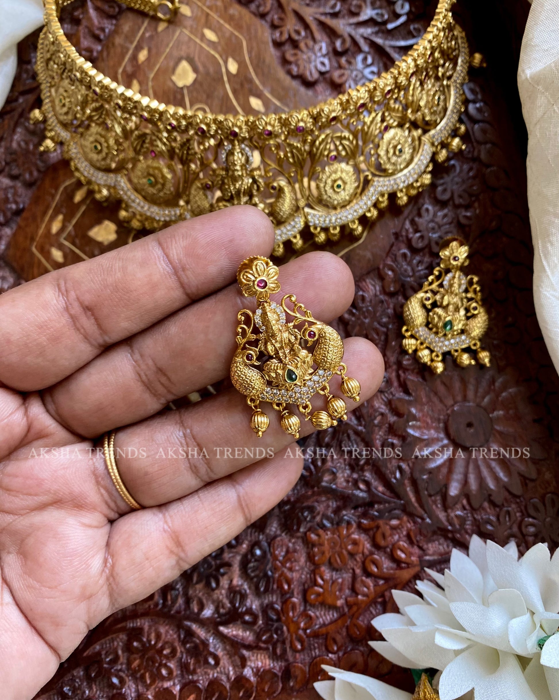 Akshaya Golden bridal choker Aksha Trends