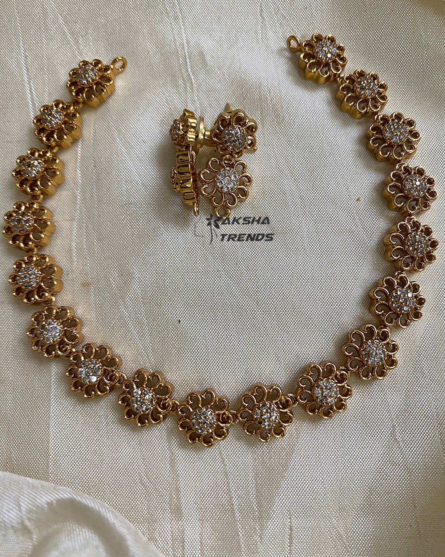 Flora Diamond necklace Aksha Trends