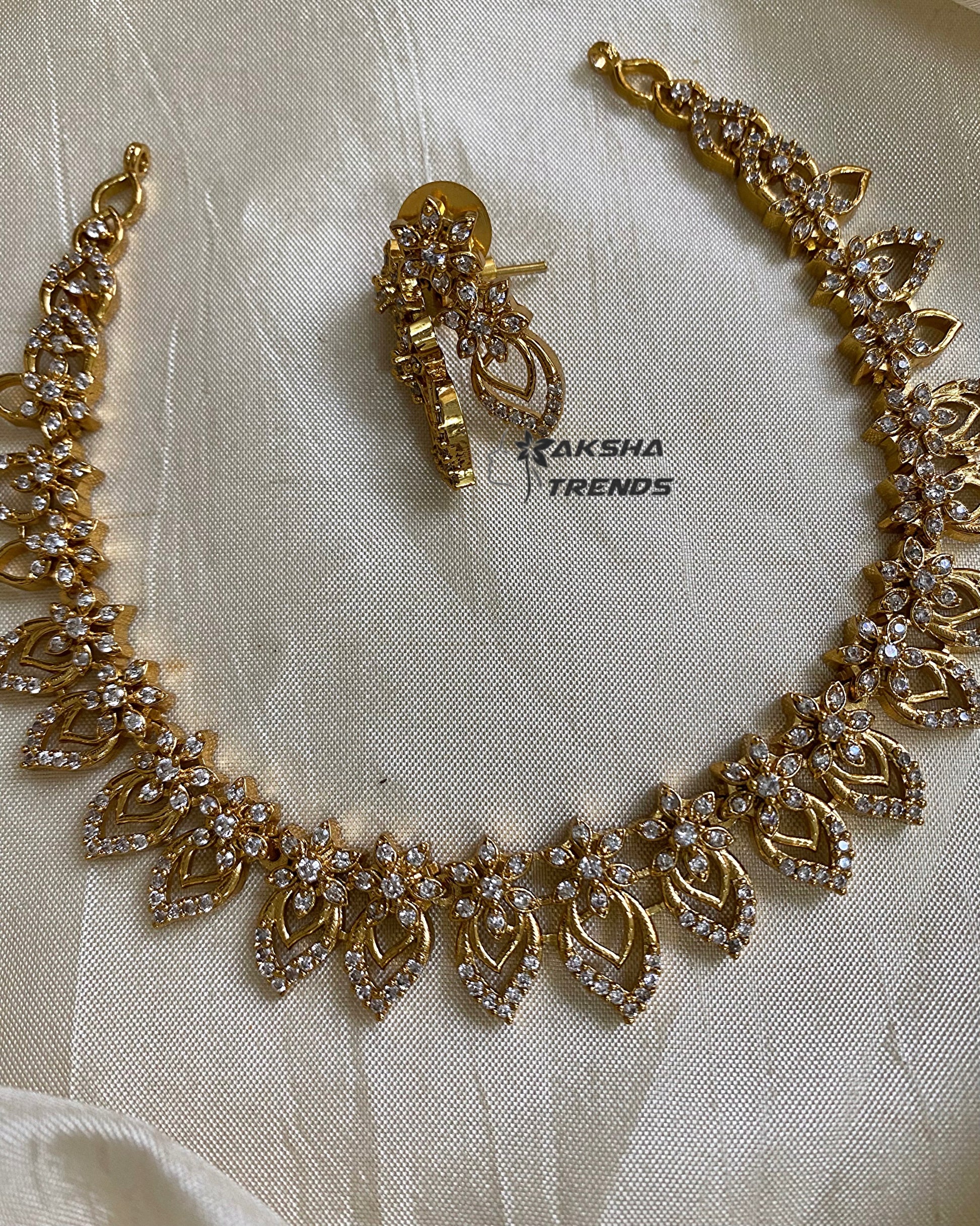 Flora leaf Diamond necklace Aksha Trends