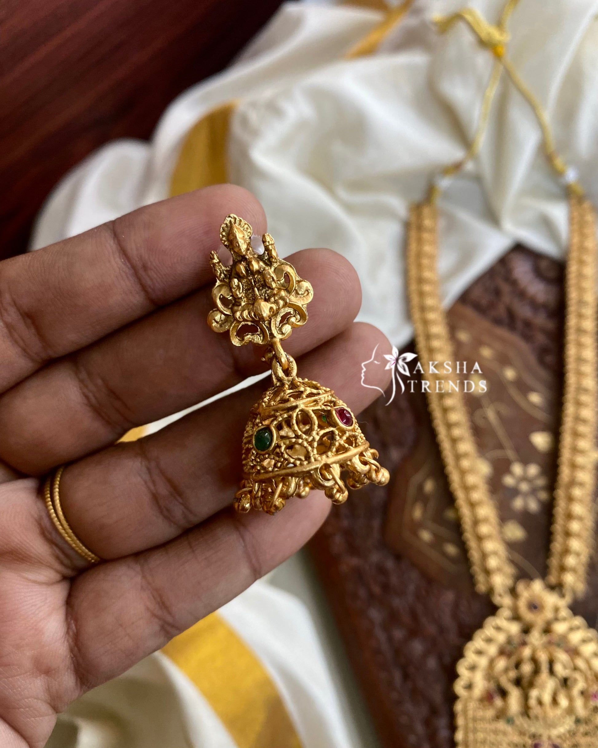 Lakshmi pendant haram Aksha Trends