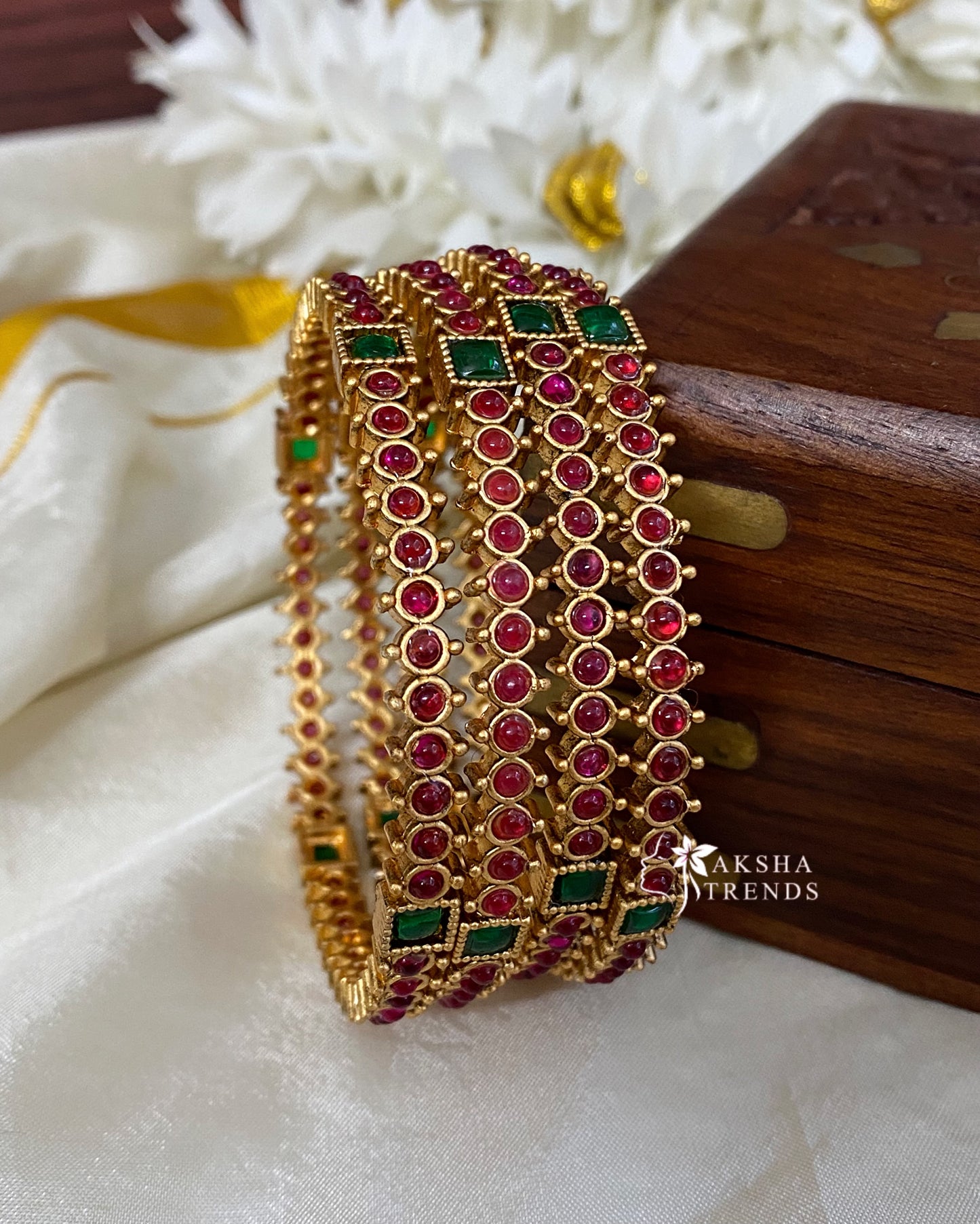 Antique kemp stone bangles Aksha Trends