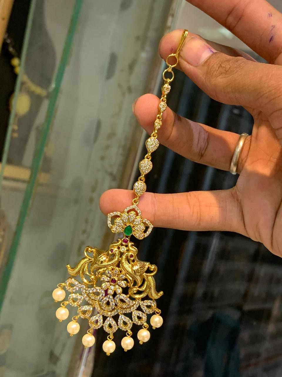 Floral diamond Tikka Aksha Trends