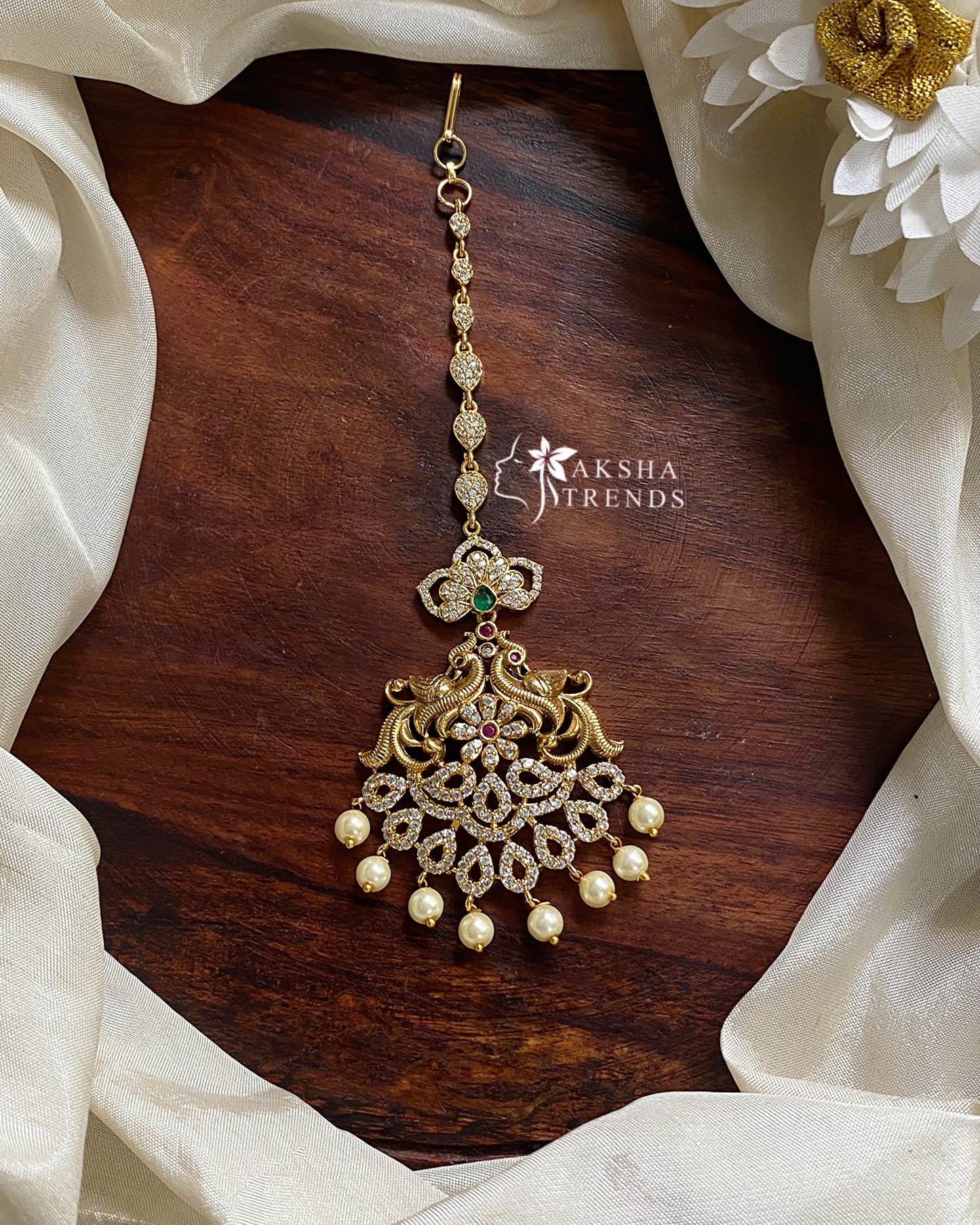 Floral diamond Tikka Aksha Trends