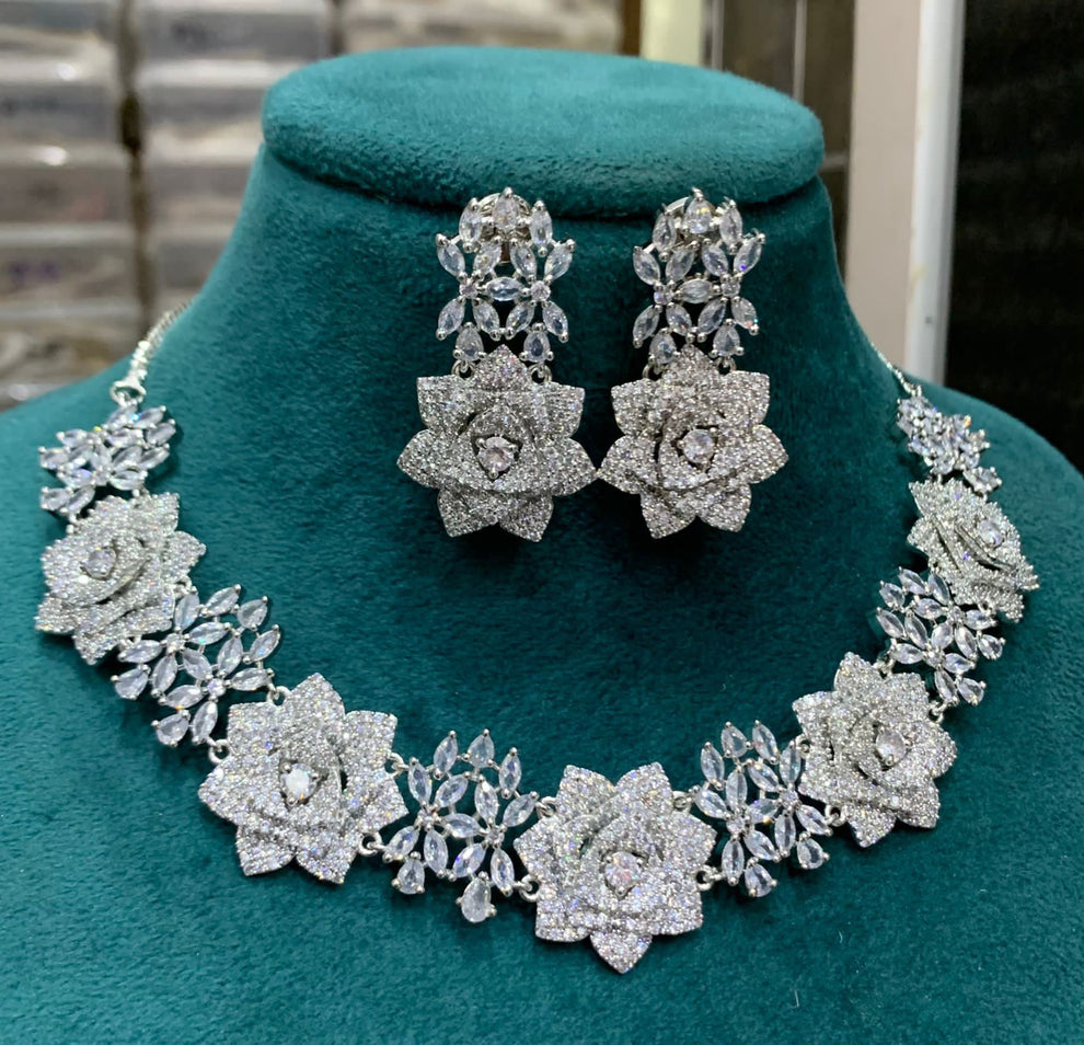 Silver flower diamond necklace 