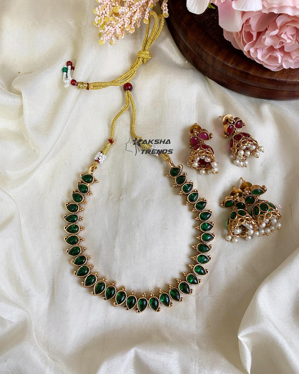 Reversible kemp choker (Ruby & Green) Aksha Trends 