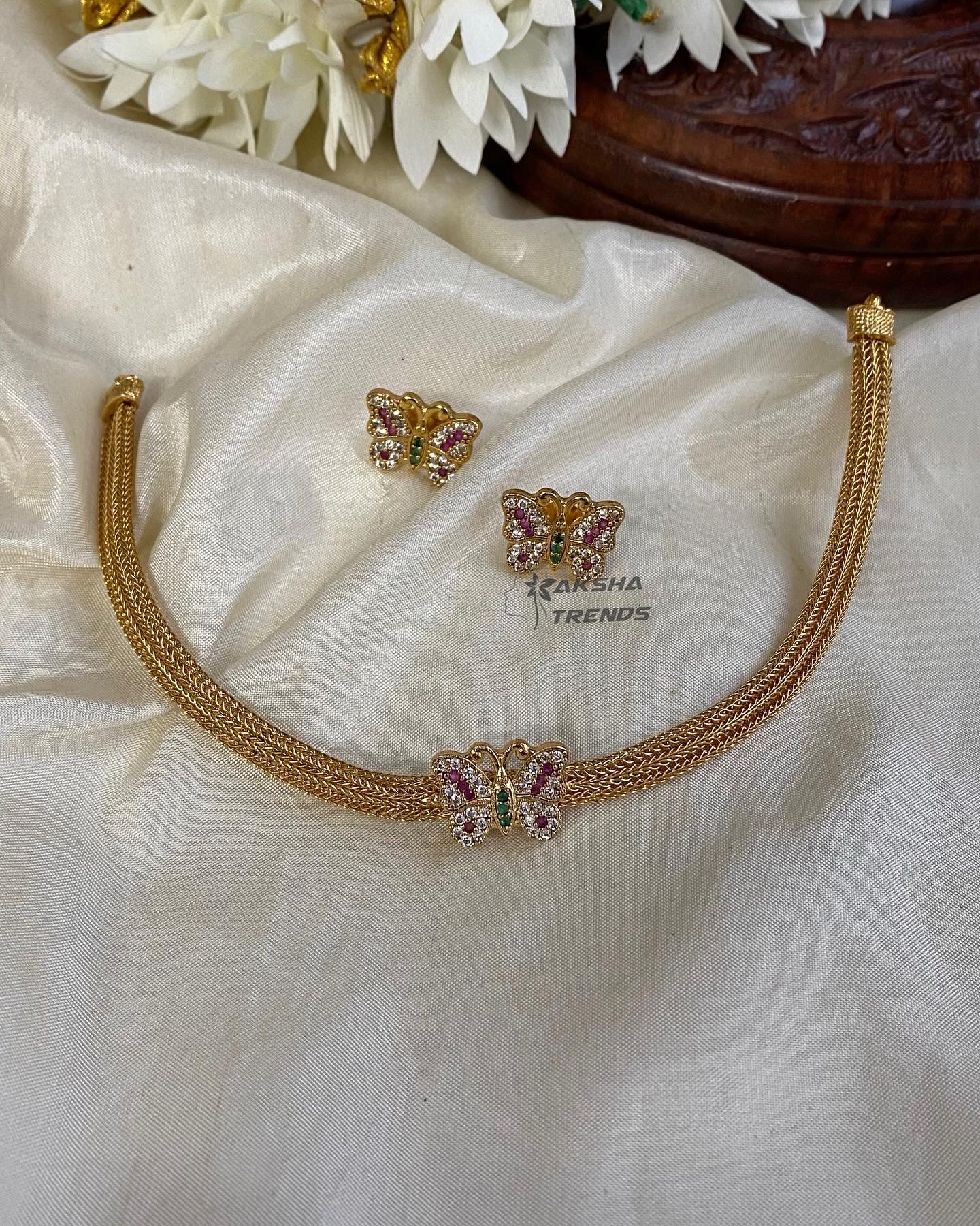 Premium butterfly choker Aksha Trends