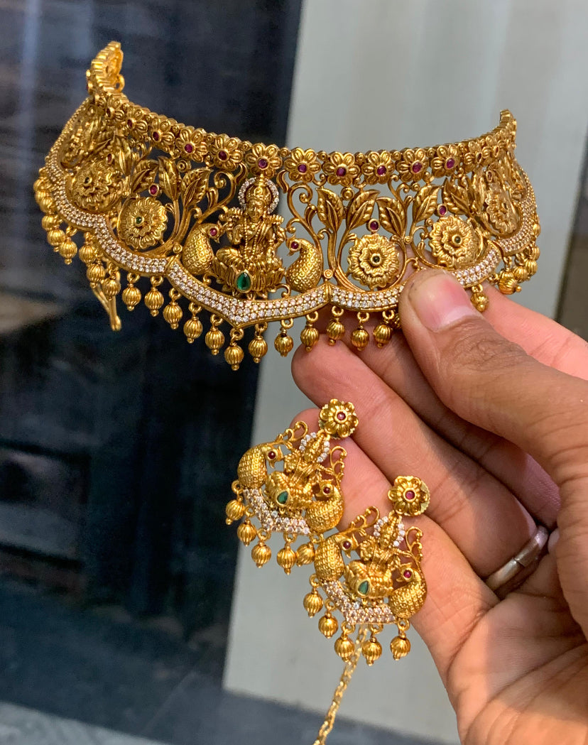 Akshaya Golden bridal choker Aksha Trends