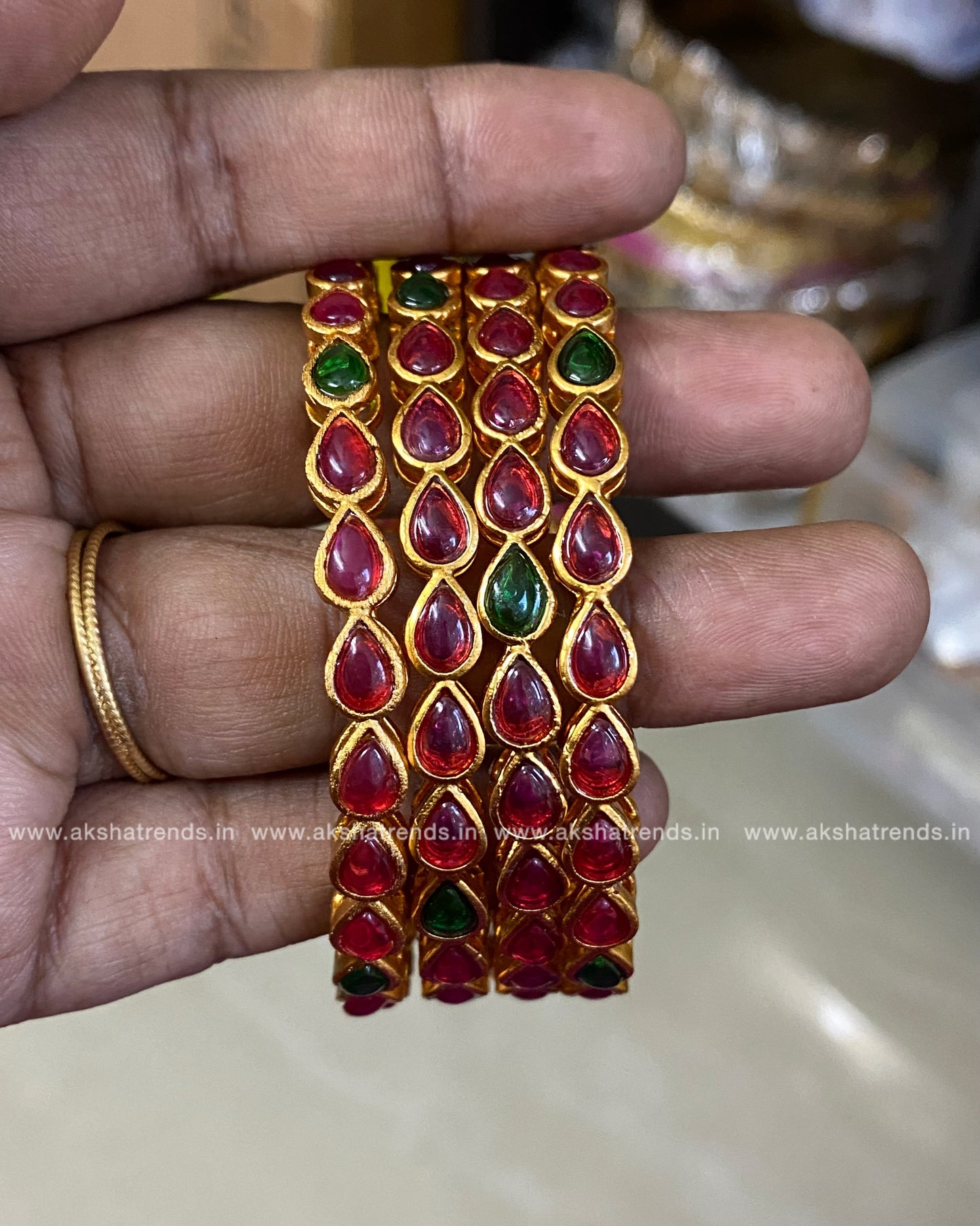 Kemp stone bangles Aksha Trends