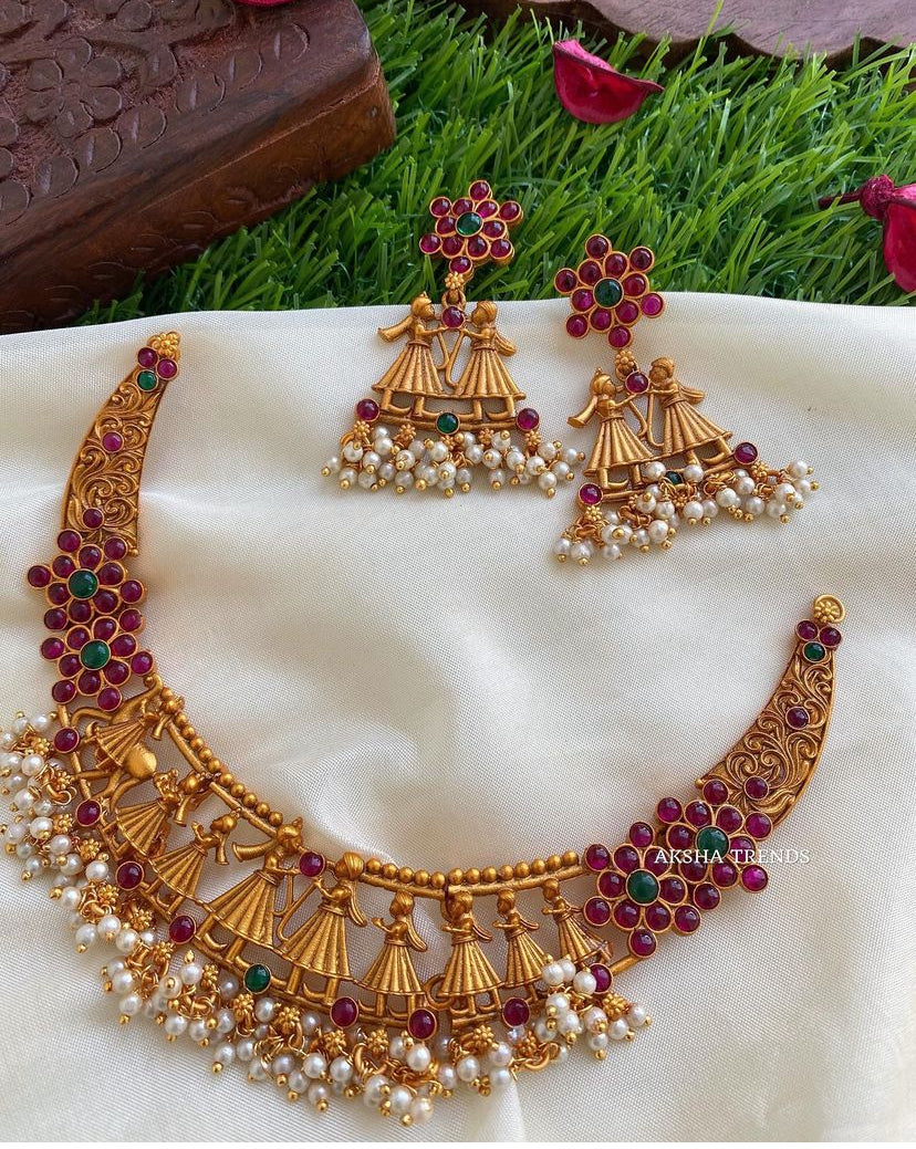 Matt bride necklace Aksha Trends