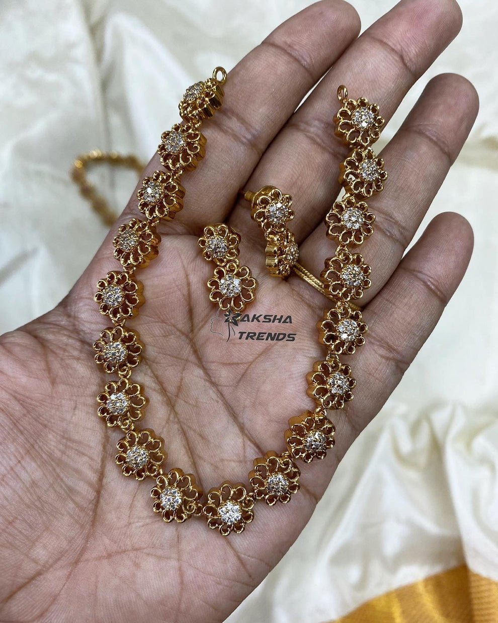 Flora Diamond necklace Aksha Trends 