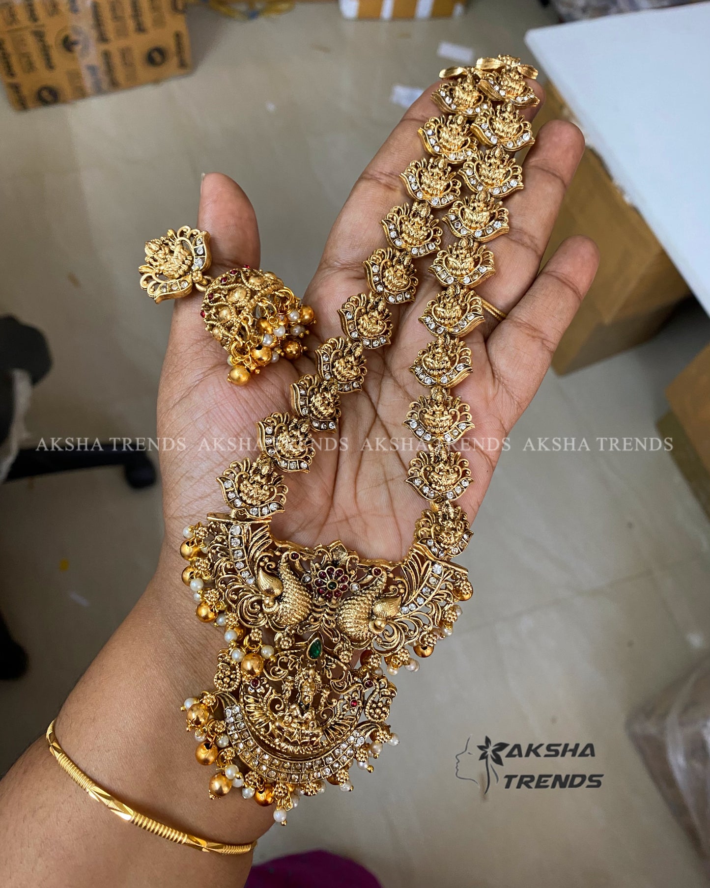 Nagas Temple Bridal -Gold Aksha Trends