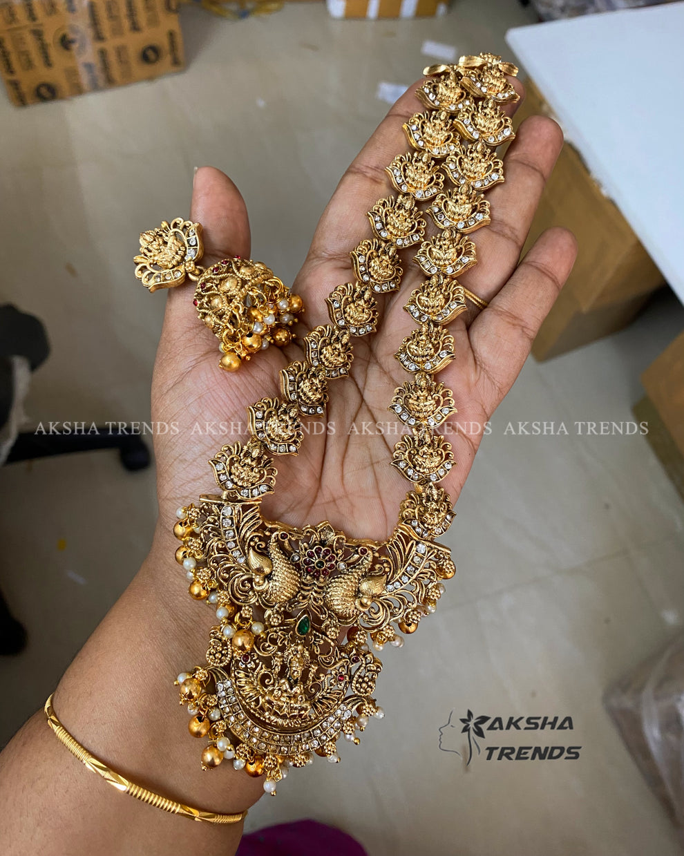 Nagas Temple Bridal -Gold Aksha Trends 