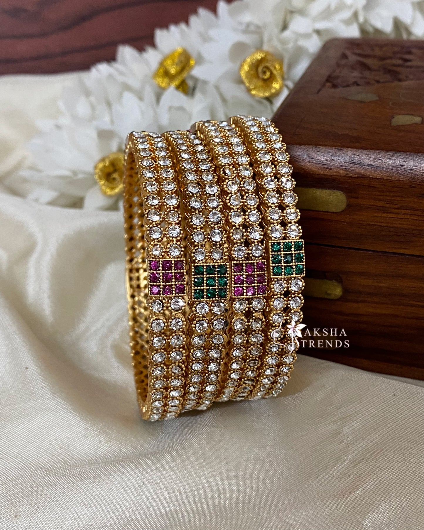 Stone bangles (4pc) Aksha Trends