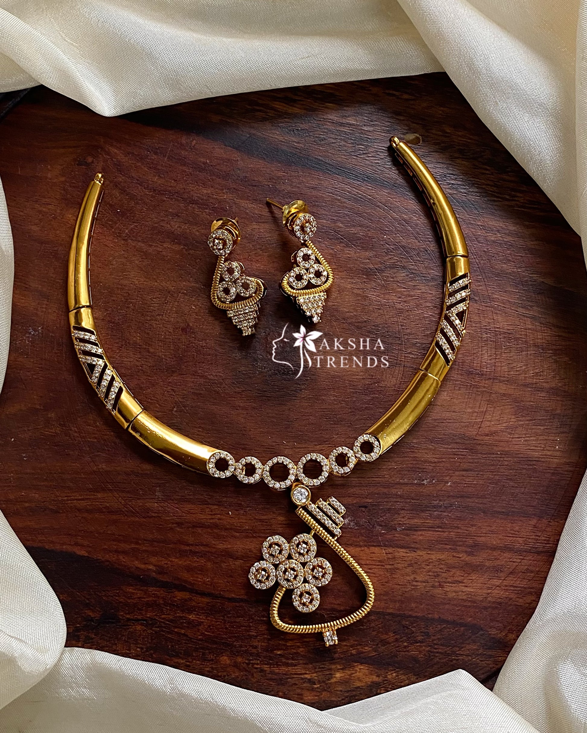 Hasli diamond necklace Aksha Trends