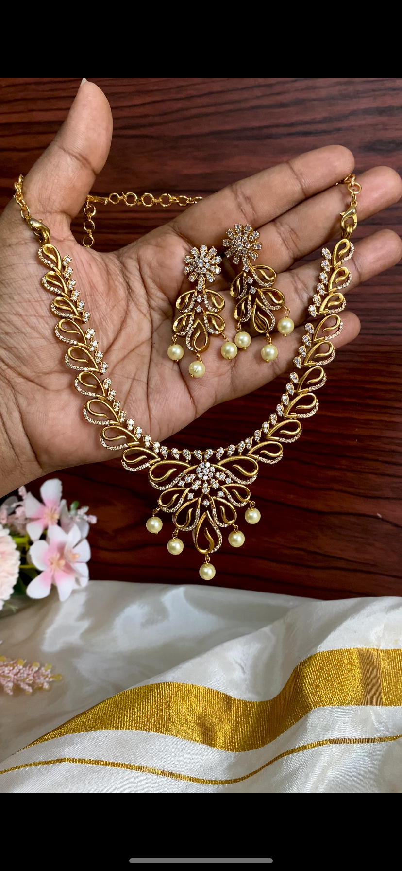 Floral diamond necklace Aksha Trends