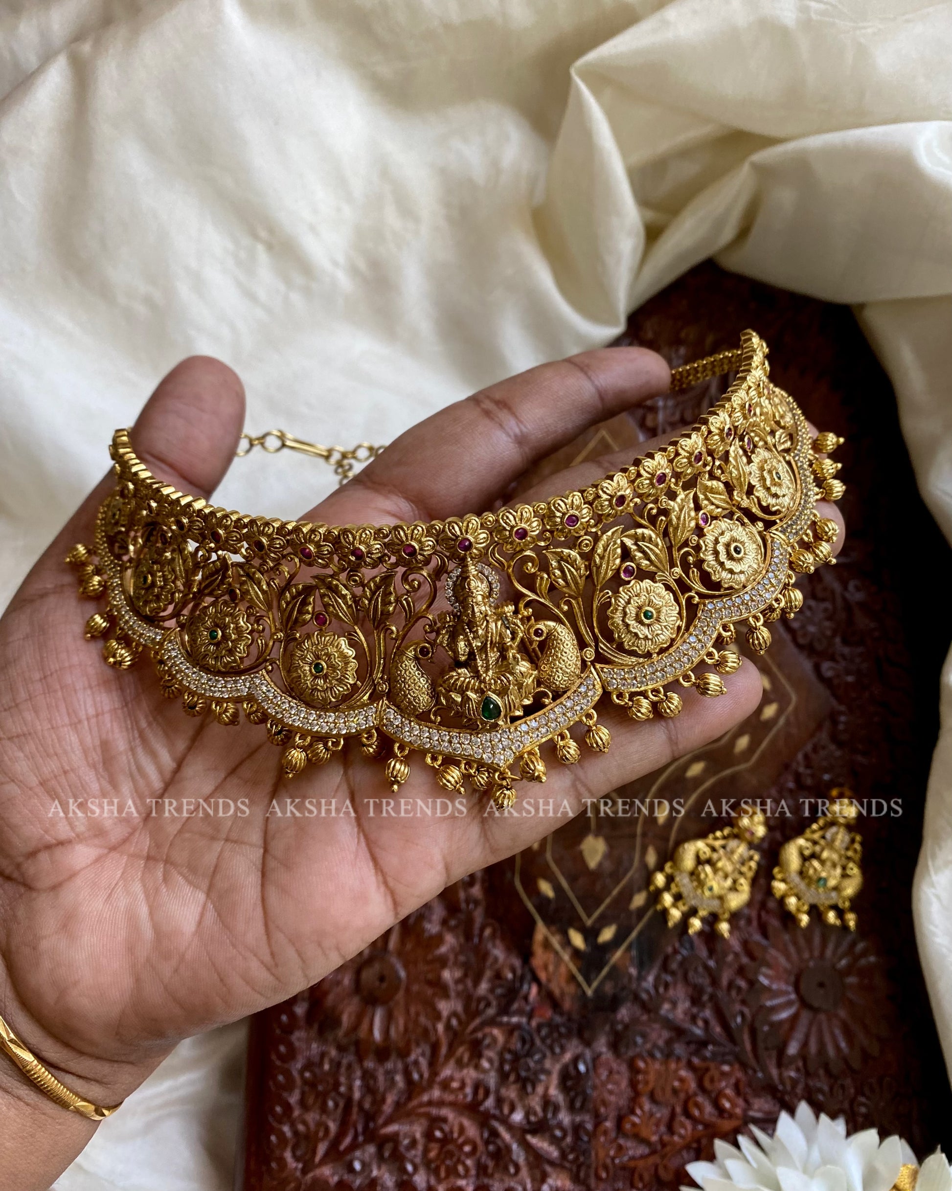 Akshaya Golden bridal choker Aksha Trends