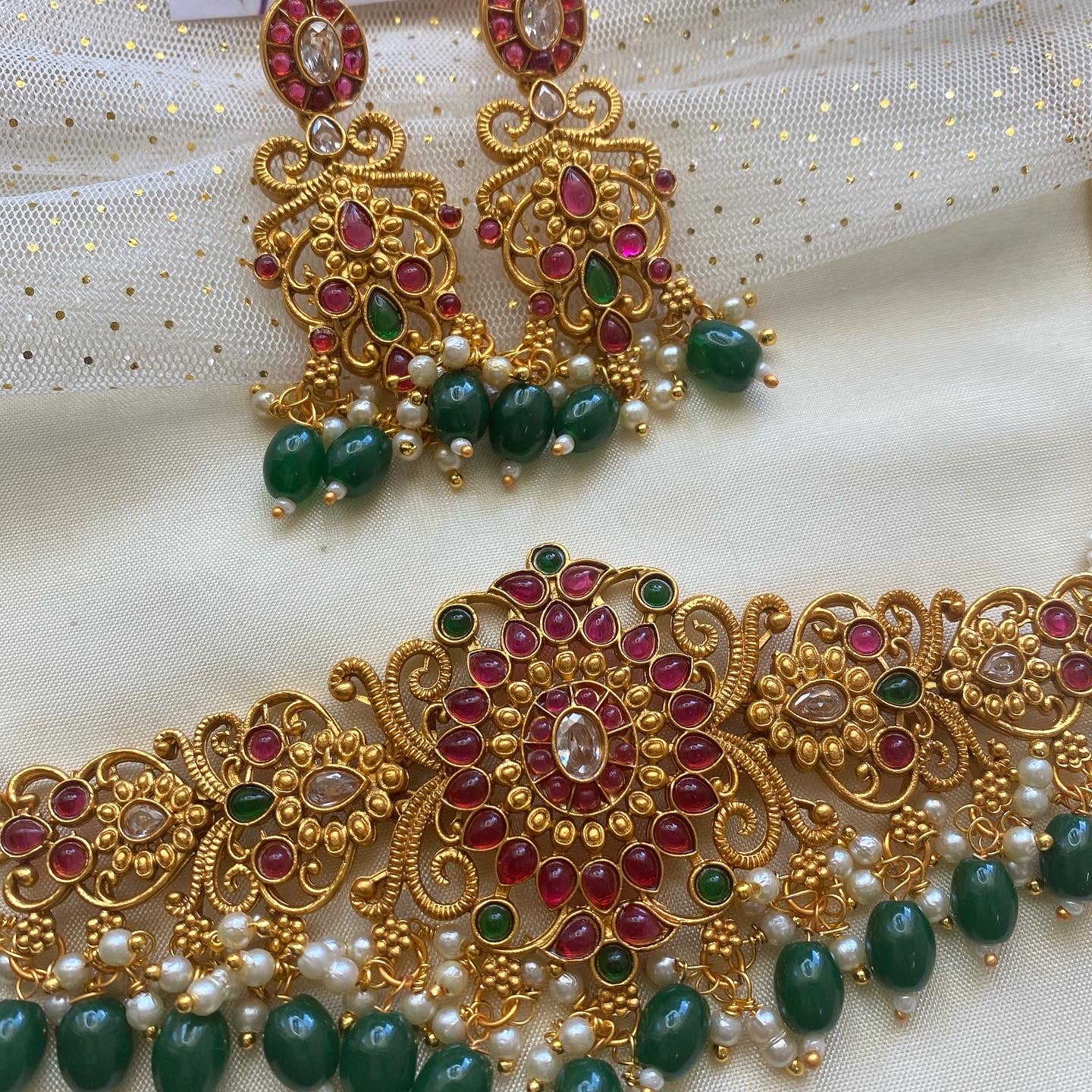 Emerald floral choker Aksha Trends