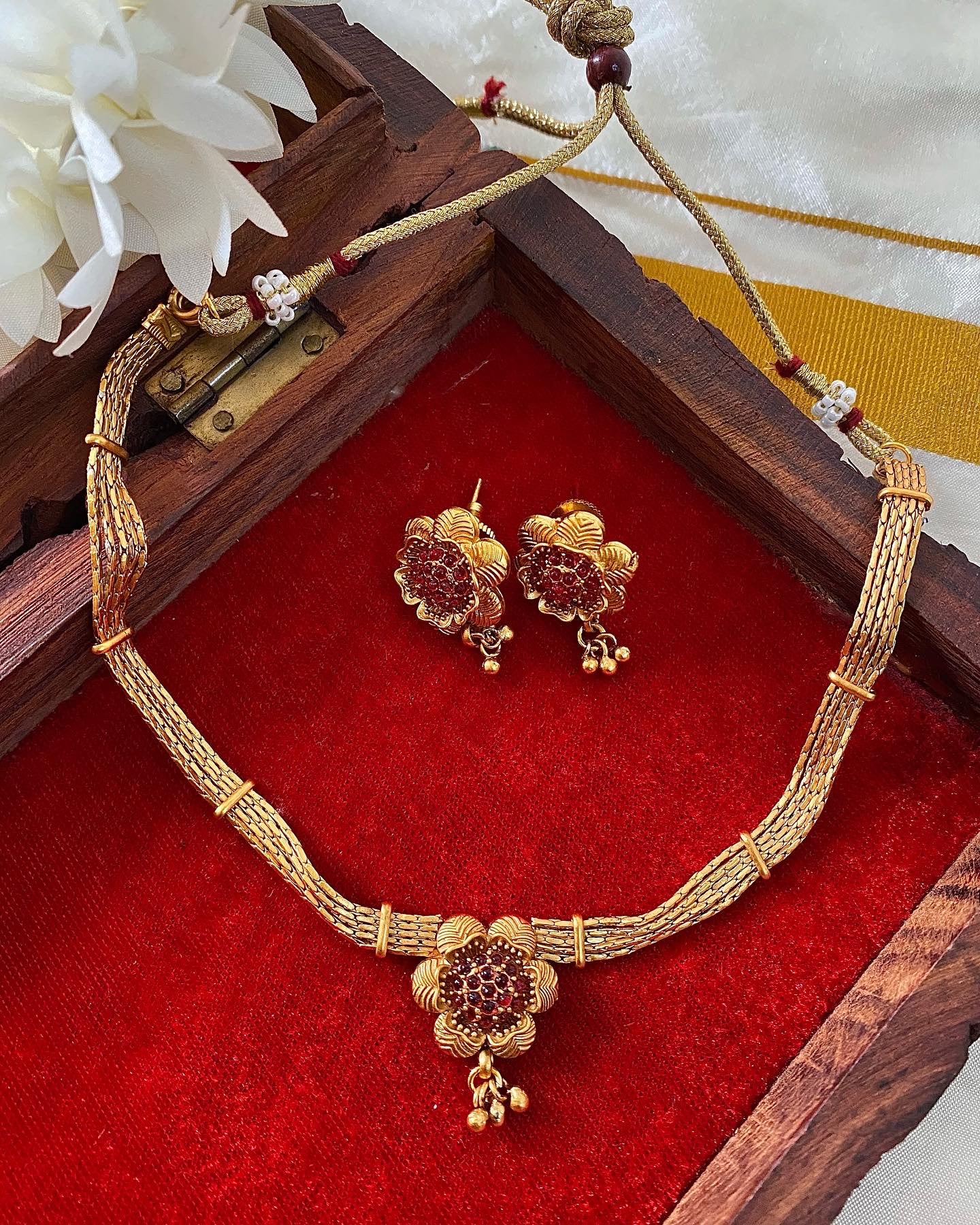 Antique premium flower attigai Aksha Trends